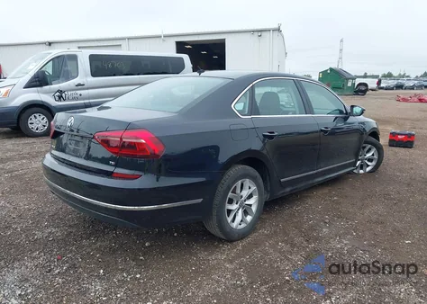 2017 Volkswagen Passat 1.8T S z USA, uszkodzony, nr VIN 1VWAT7A31HC068117